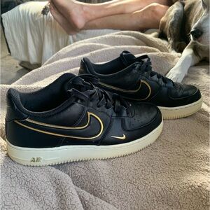 Nike Air Force 1 Low Black Gold Mini Swoosh Sneakers Youth 6.5Y Womens 8